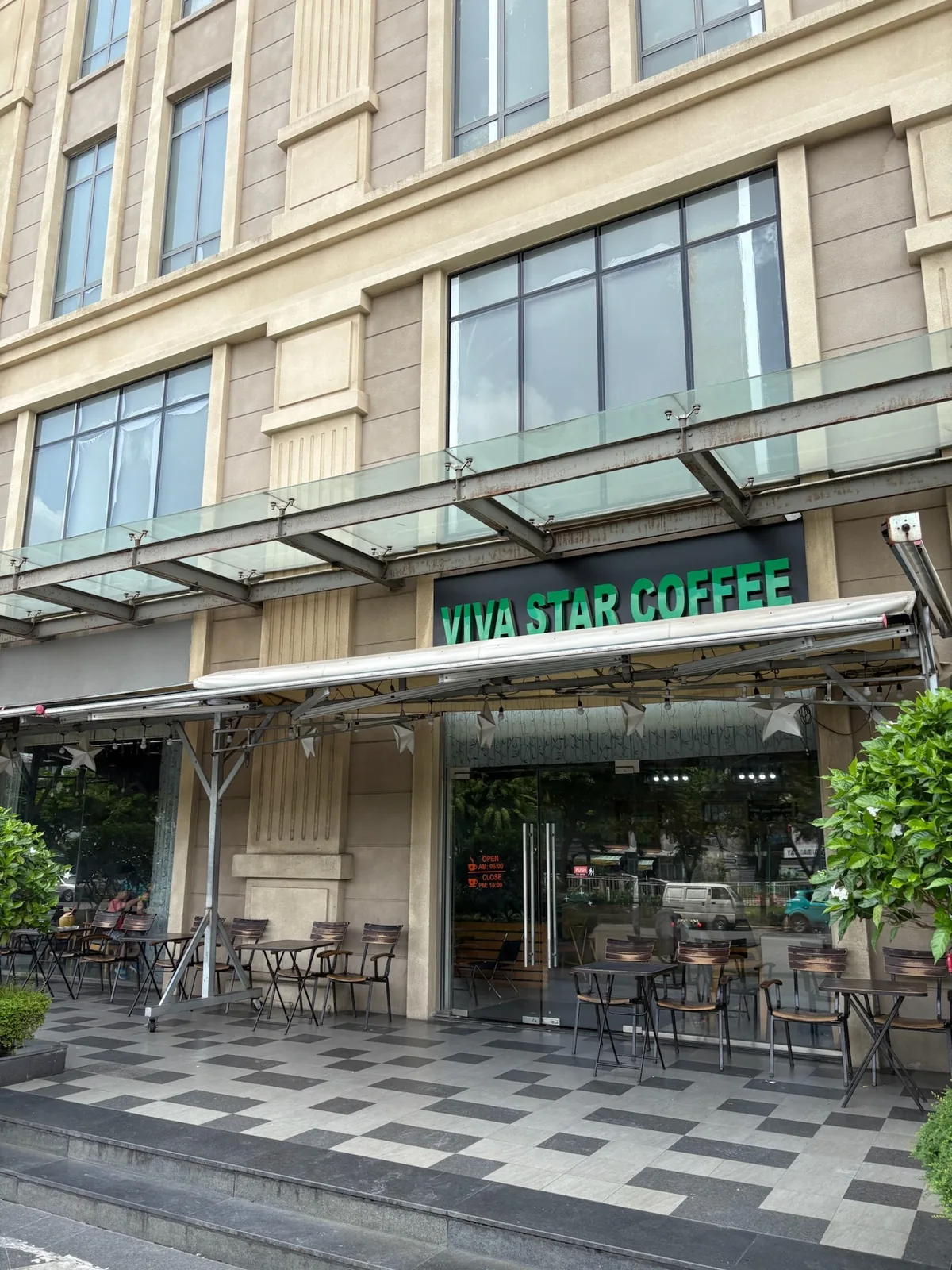 チョロンで偶然見つけたVIVA STAR COFFEEの外観
